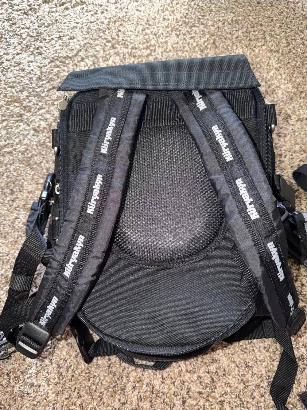 Kuryakyn Mini Gran Tour Motorcycle Bag 4147 Backpack Sissy Bar Black Expandable